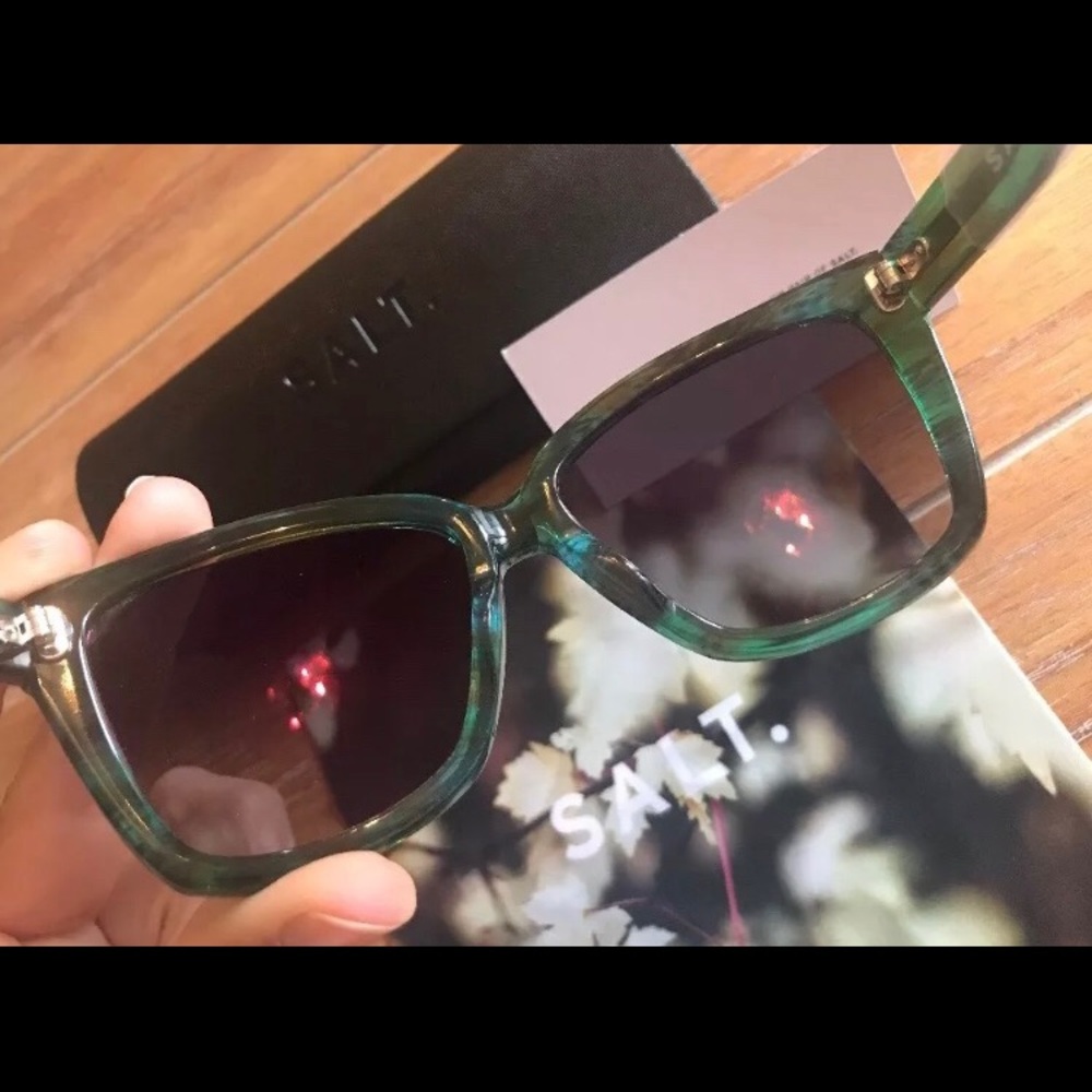 Salt Optics Alycia Sunglasses - Picture 5 of 8